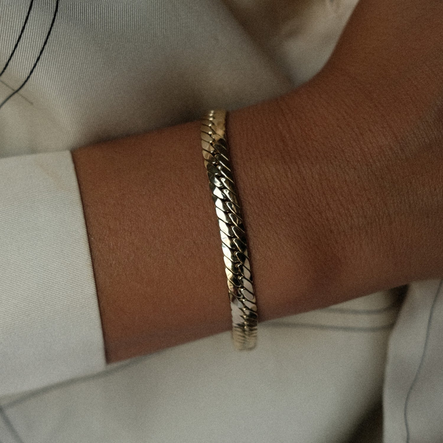 Gouden cobra armband