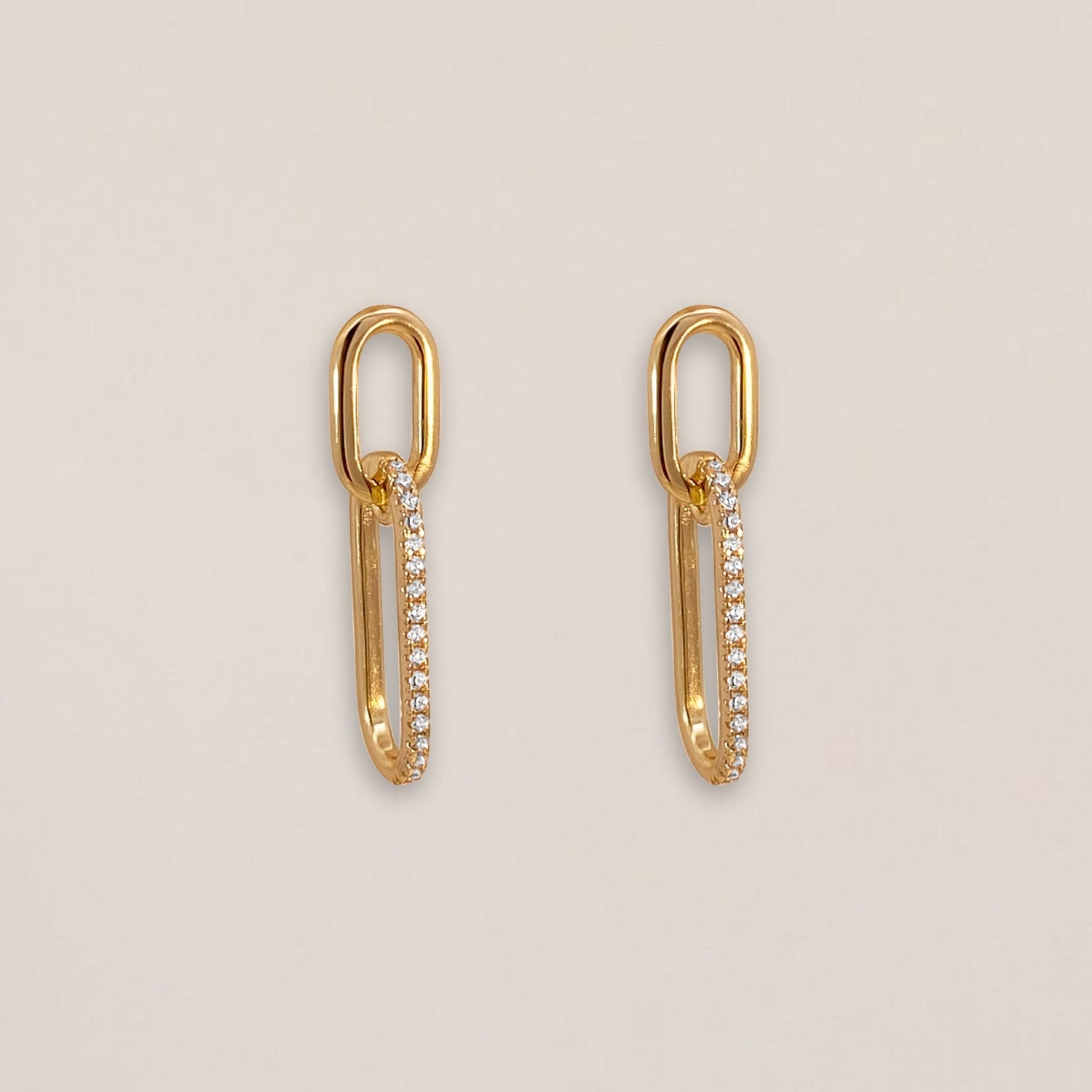 Gouden schakel oorbellen met steentjes