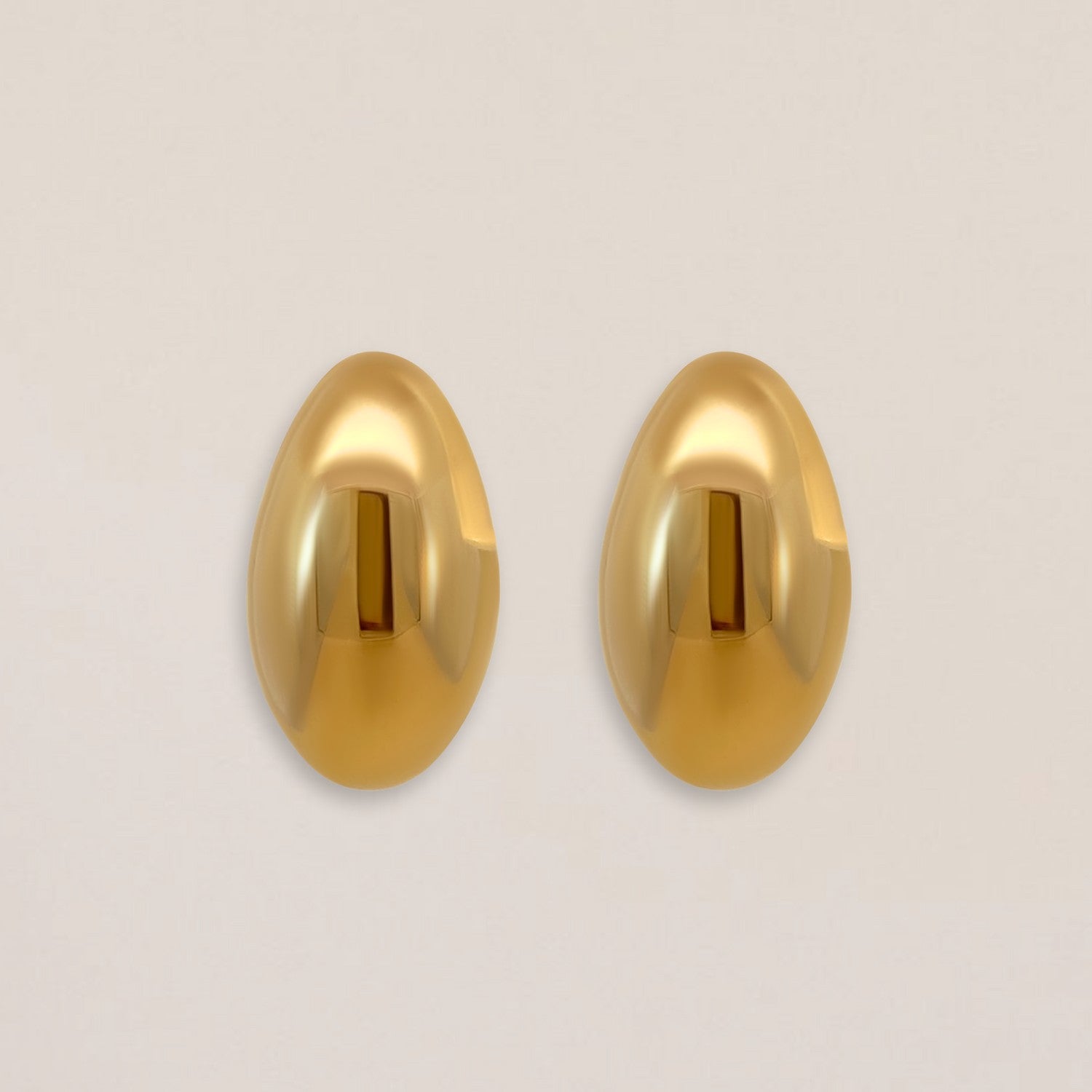 Halve maan dome oorbellen goud