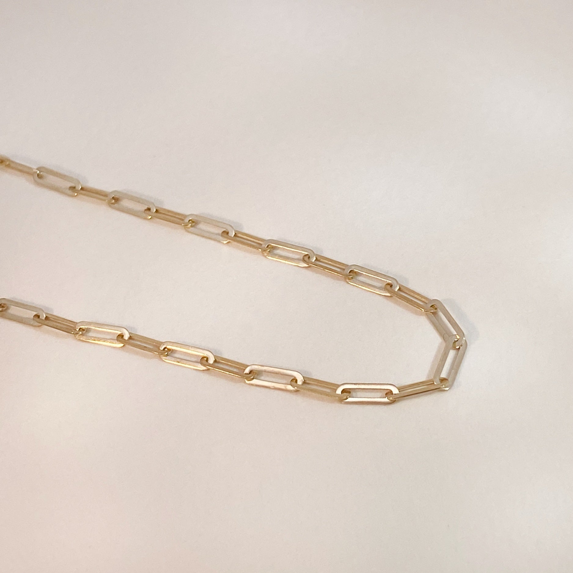 Mini Paperclip Necklace Gold