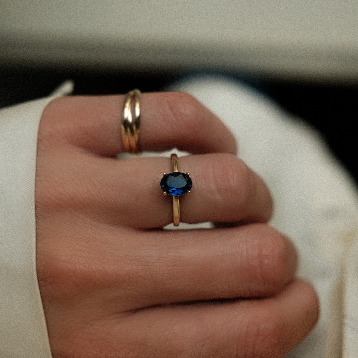 Ovale saffier ring gouden band