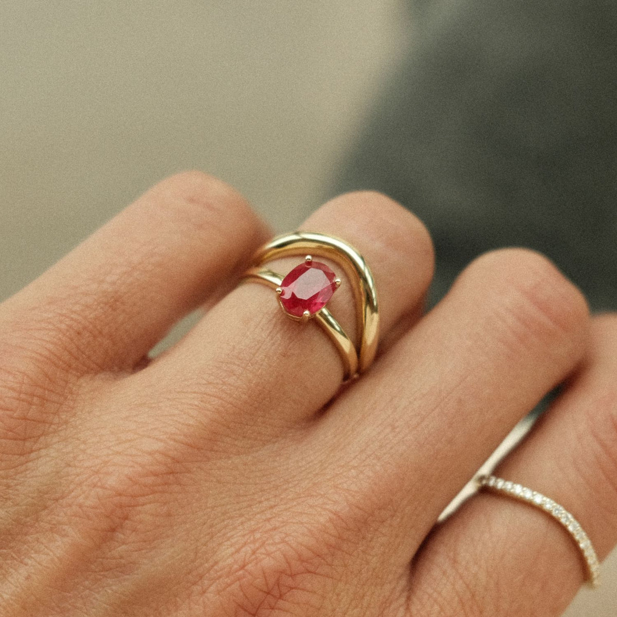 Rood roze robijn ring