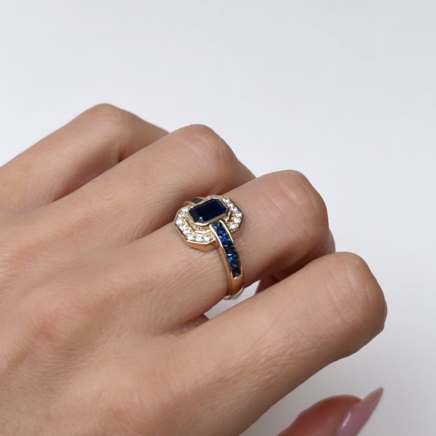 Royal Sapphires Diamond Ring