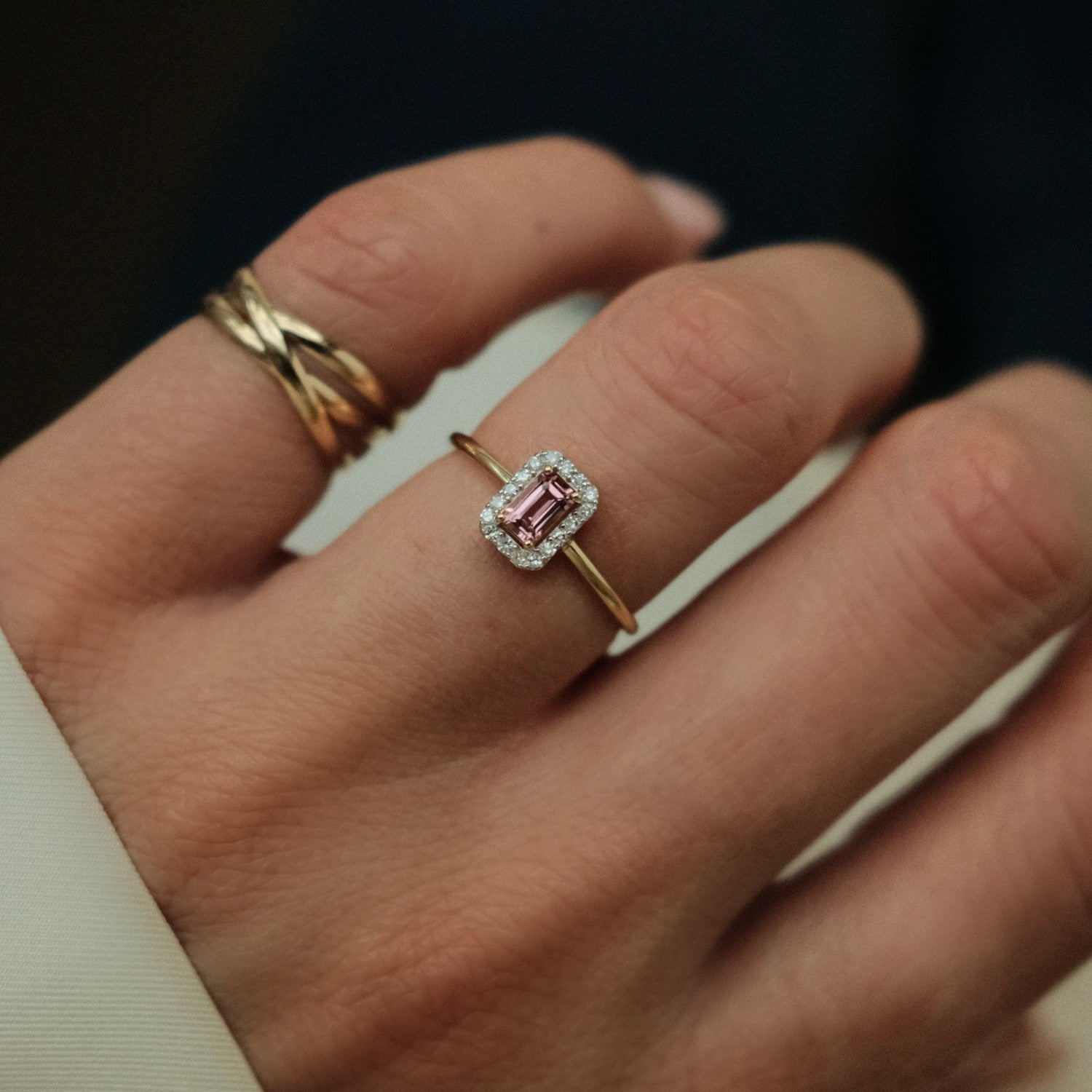 Roze toermalijn halo ring