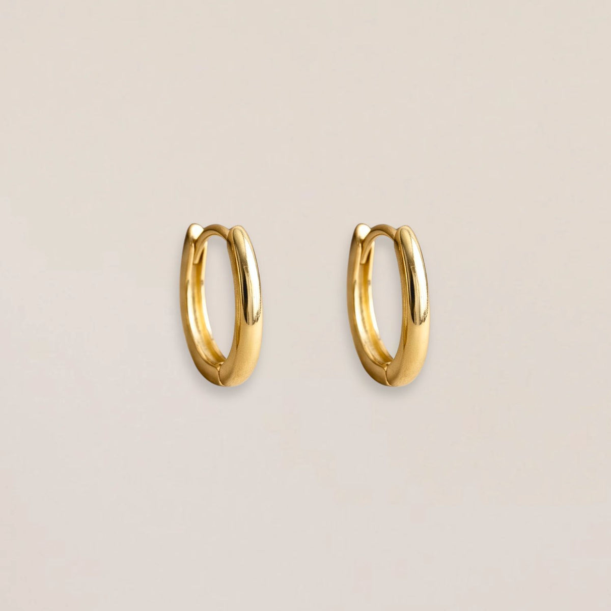 Signature Oval Hoops
