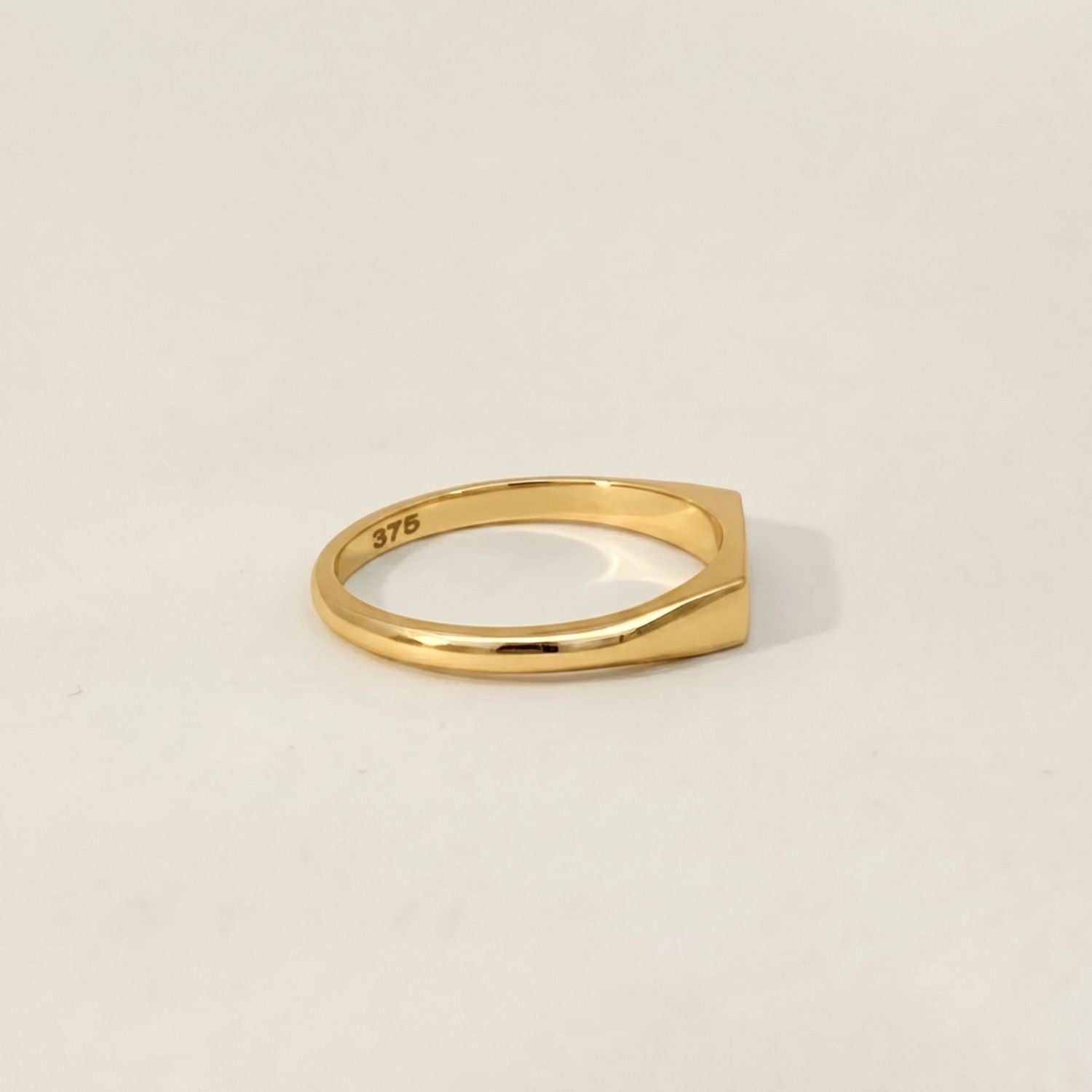 Signet Bar Pinky Ring Side
