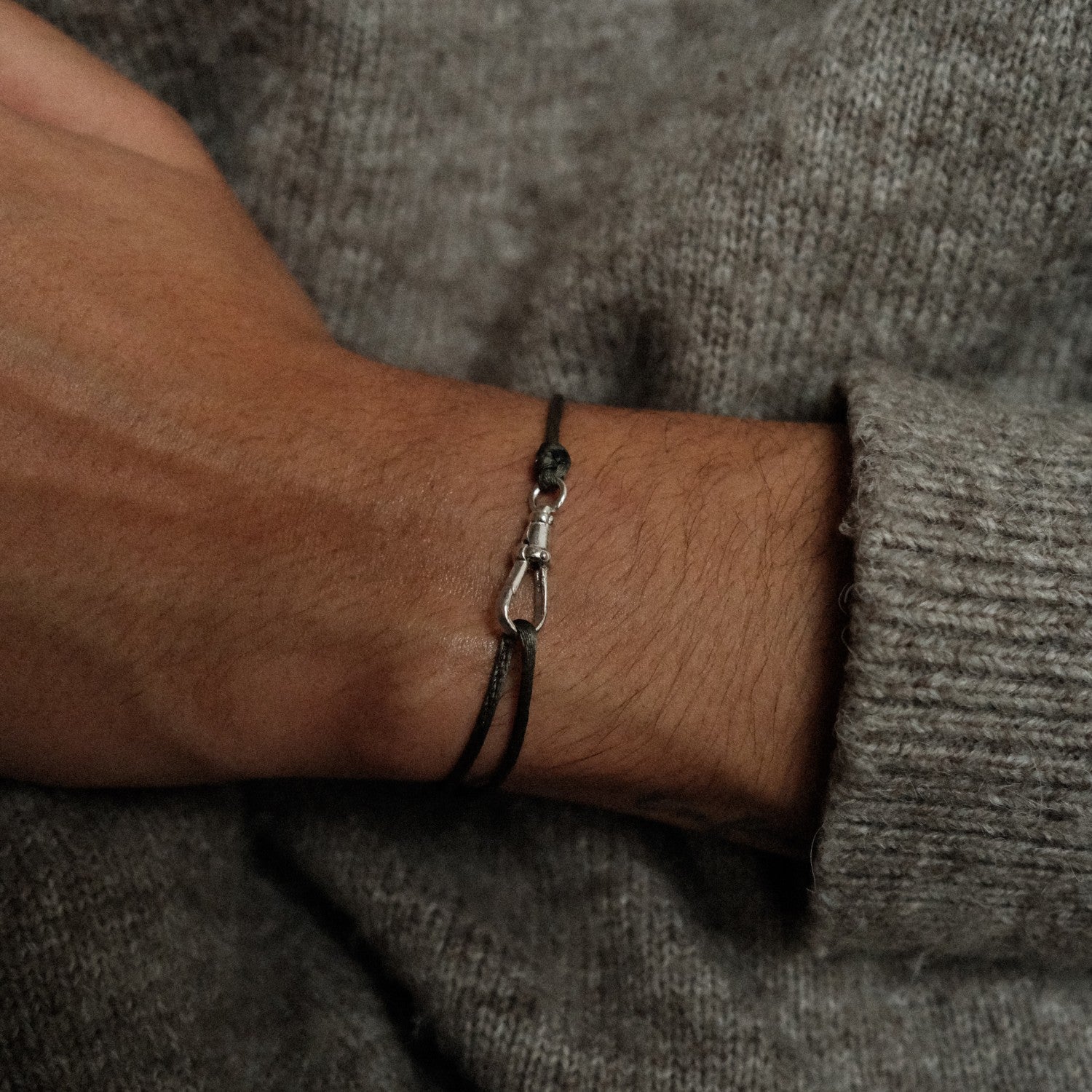 Slot schakel zilver met satijn armband