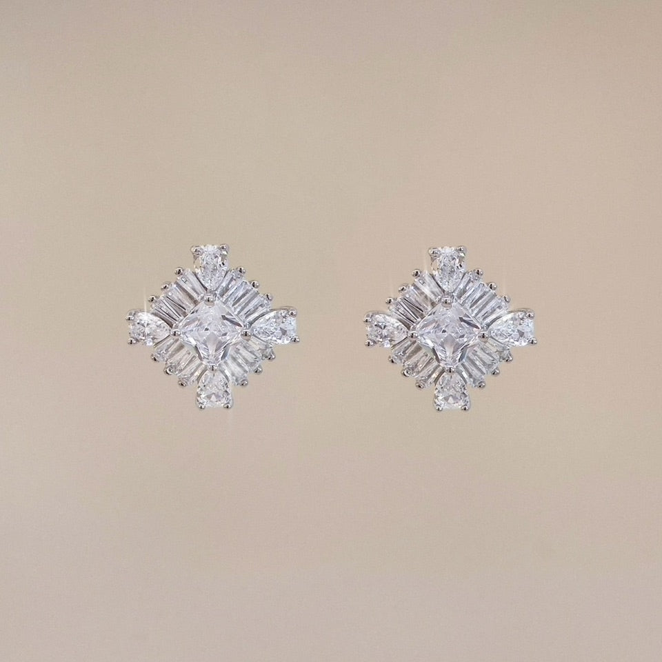 Square stud oorbellen kristal