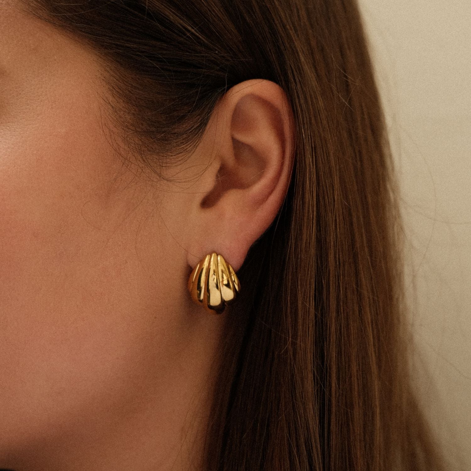 Statement Schelp Oorbellen Goud