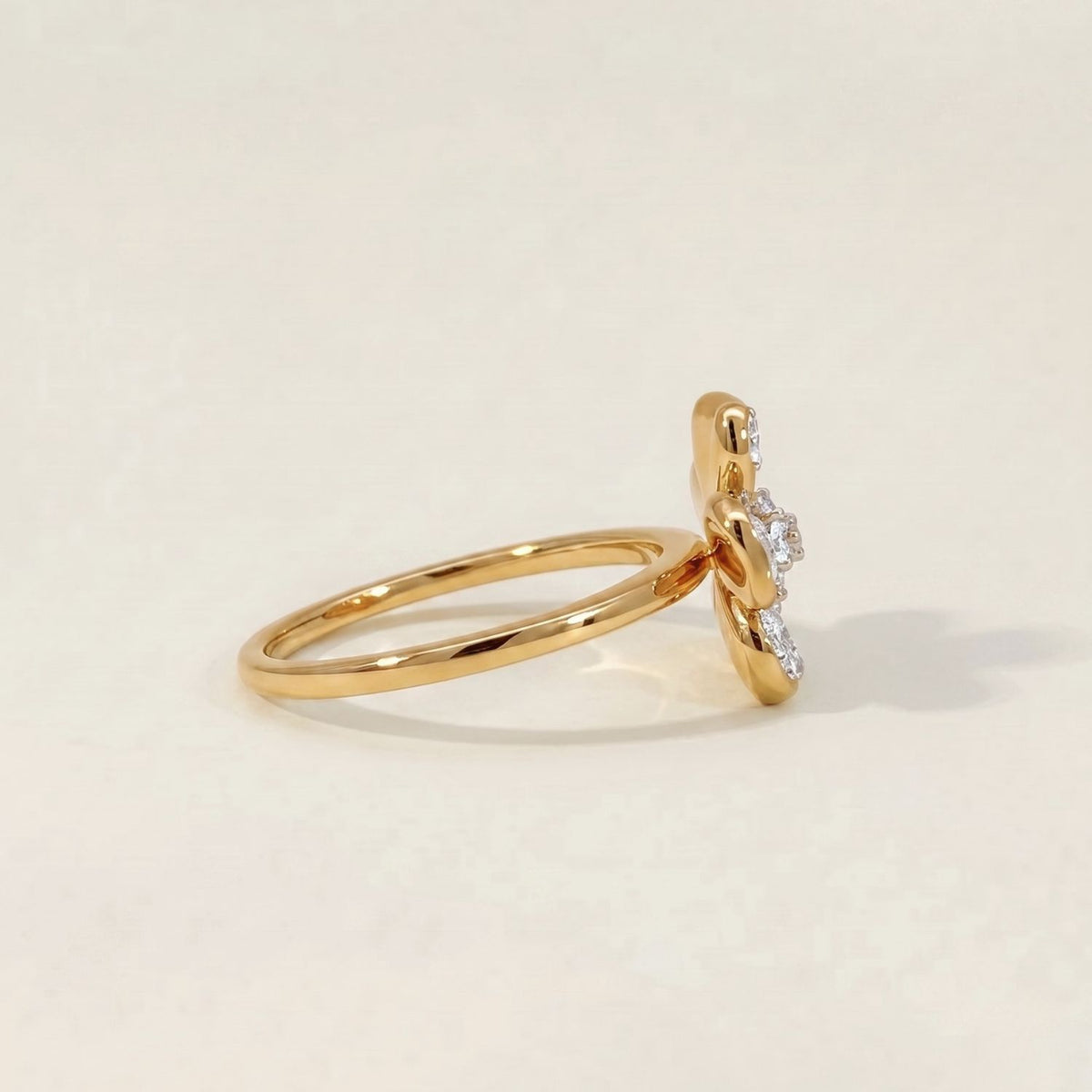 Statement bloem ring met diamant