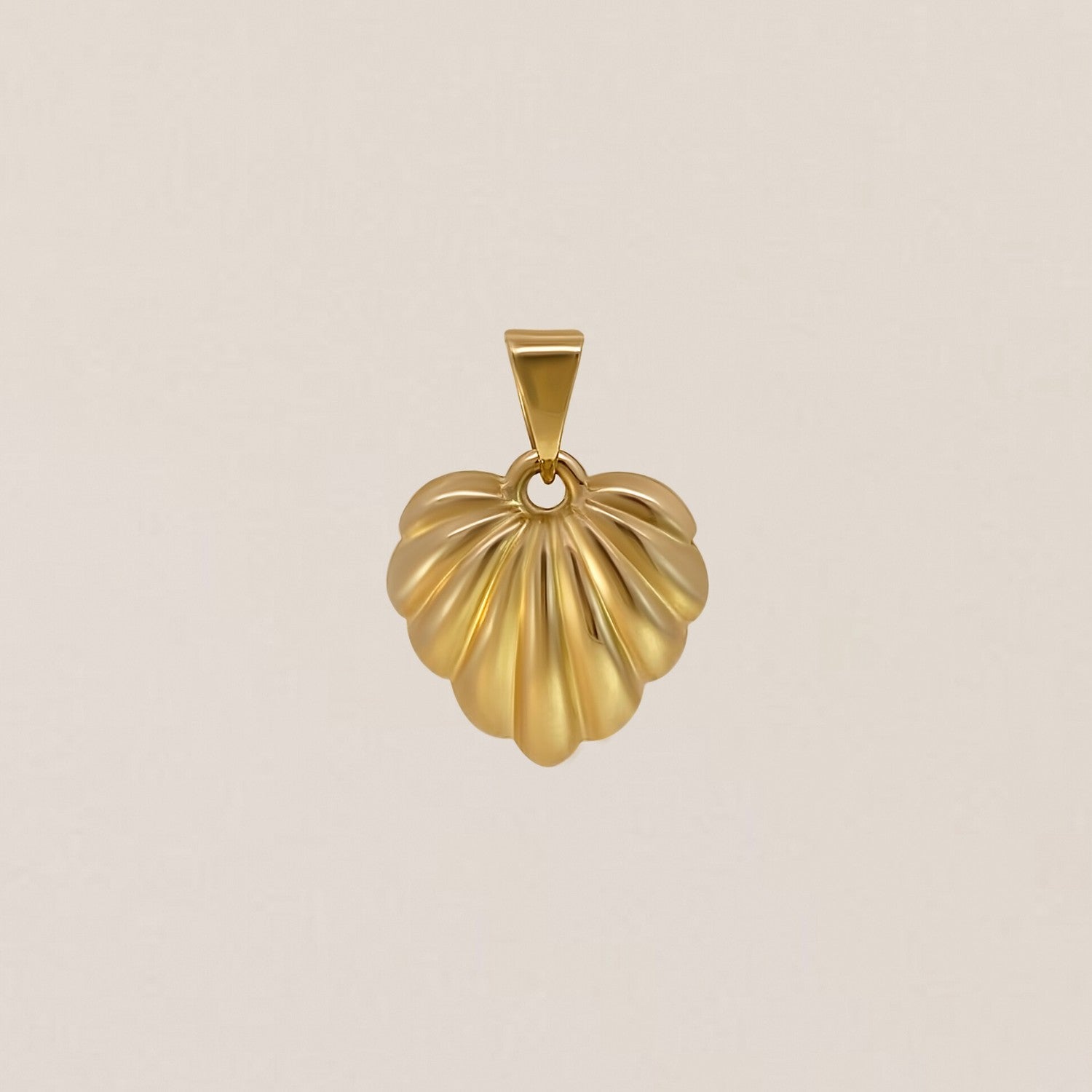 Wavy heart large pendant