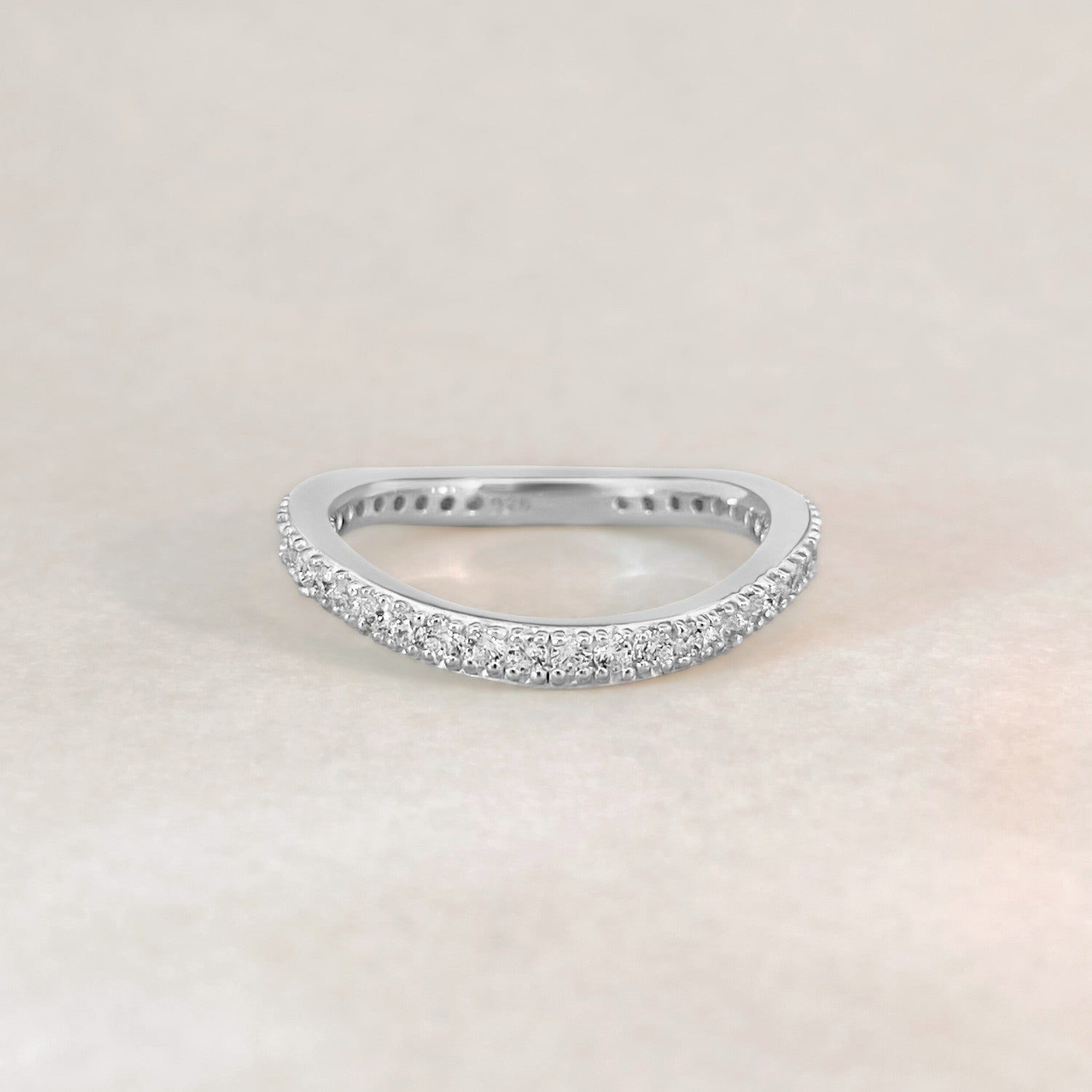 Zilveren ring met steentjes