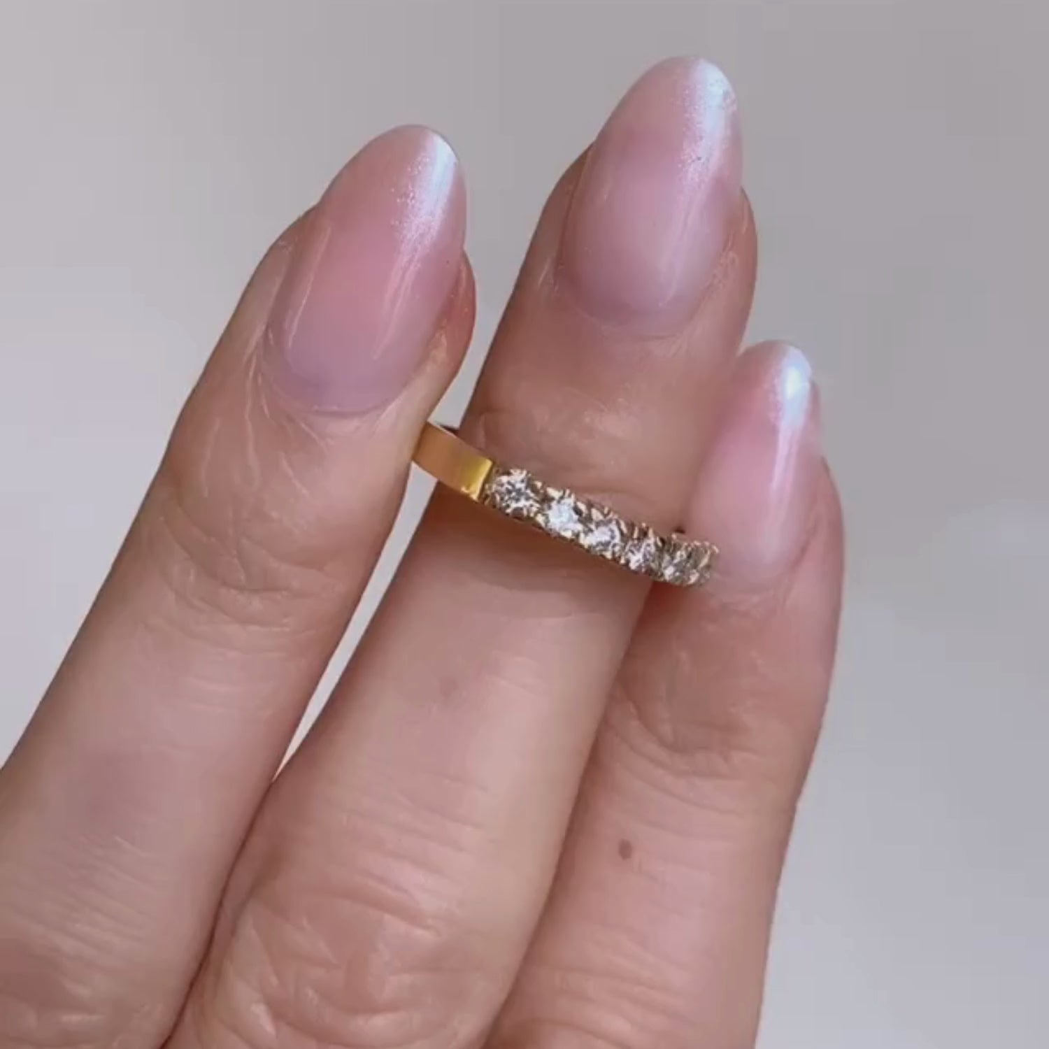 Oro Classic Diamond Row Ring close-up